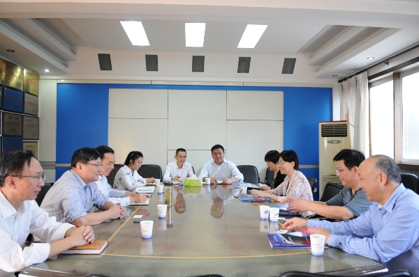 蕪湖縣人大常委會(huì)黨組書記、主任楊文玲一行來(lái)舜龍公司調(diào)研